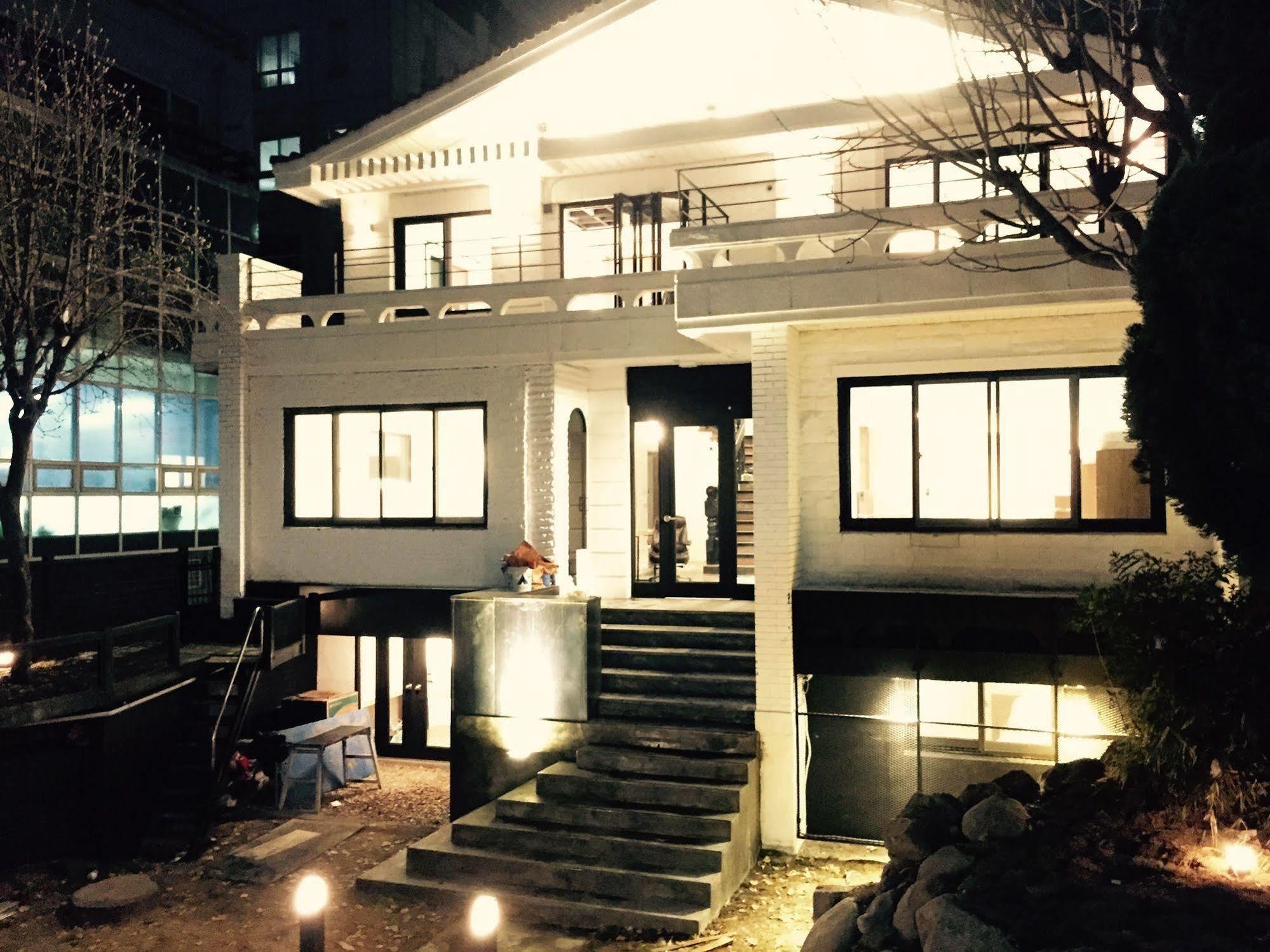 House 740 Hostel *